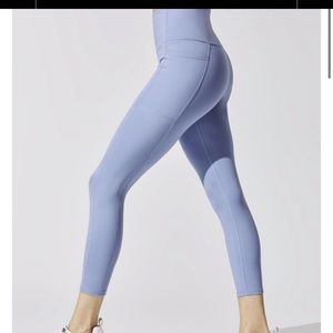 Carbon38 Cloud Compression Legging in Blue
